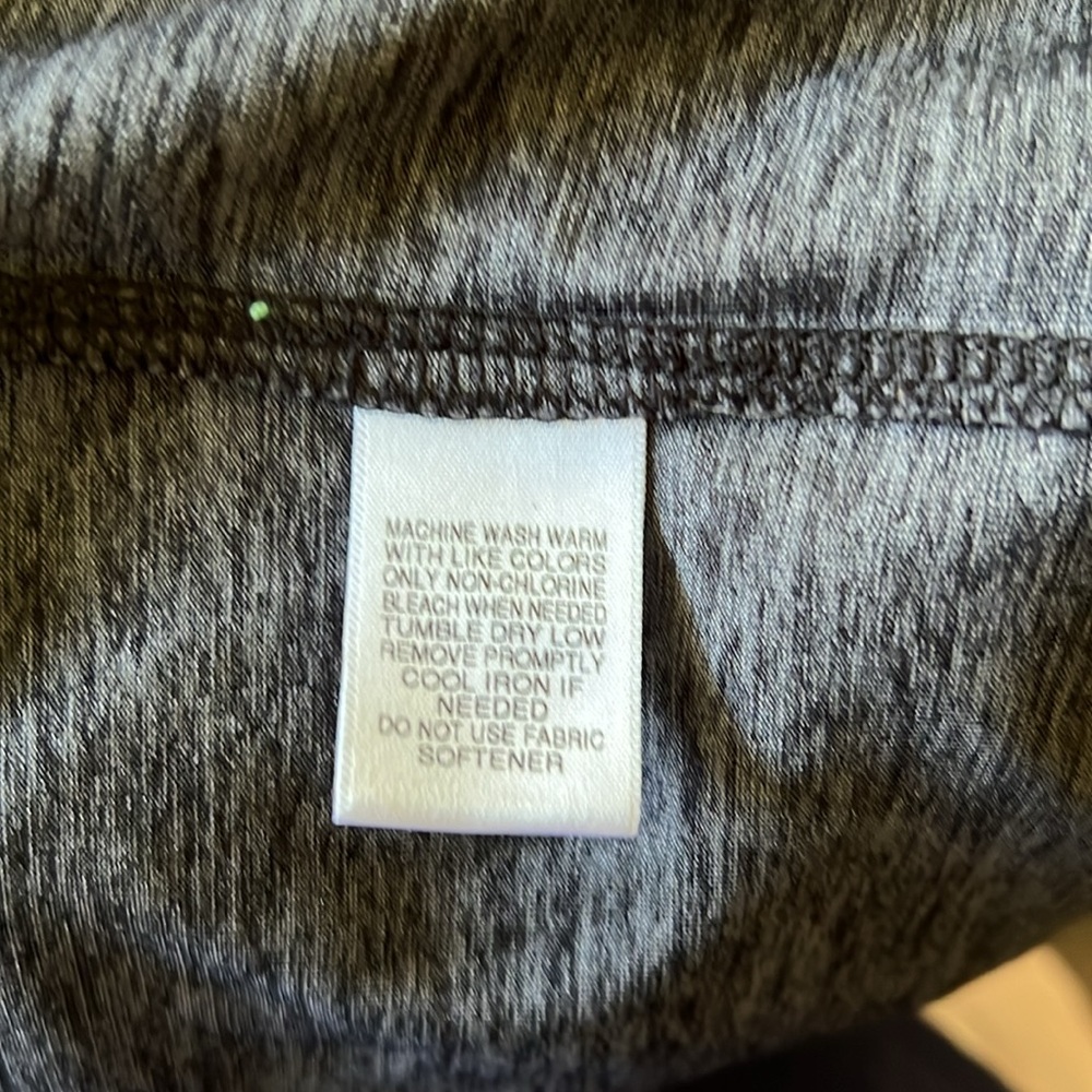 Roundtree & York Performance Tee - Picture 6 of 6
